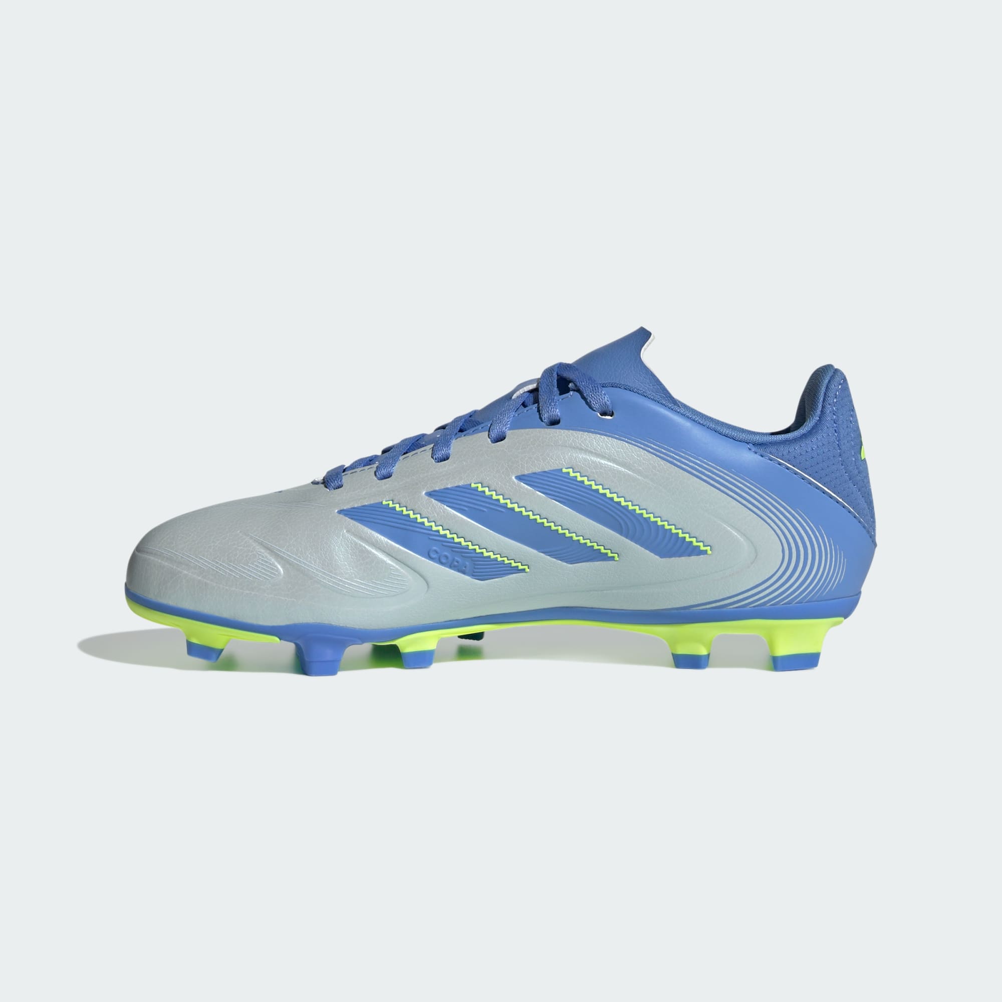 ⁦נעלי כדורגל ילדים אדידס COPA PURE III CLUB⁩ – תמונה ⁦2⁩